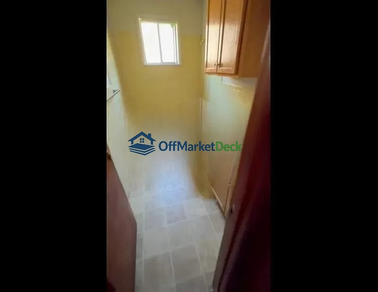 Off-market house in Winston-Salem, North Carolina — 3 beds, 1 bath, $77,500 — photo 2 of 8