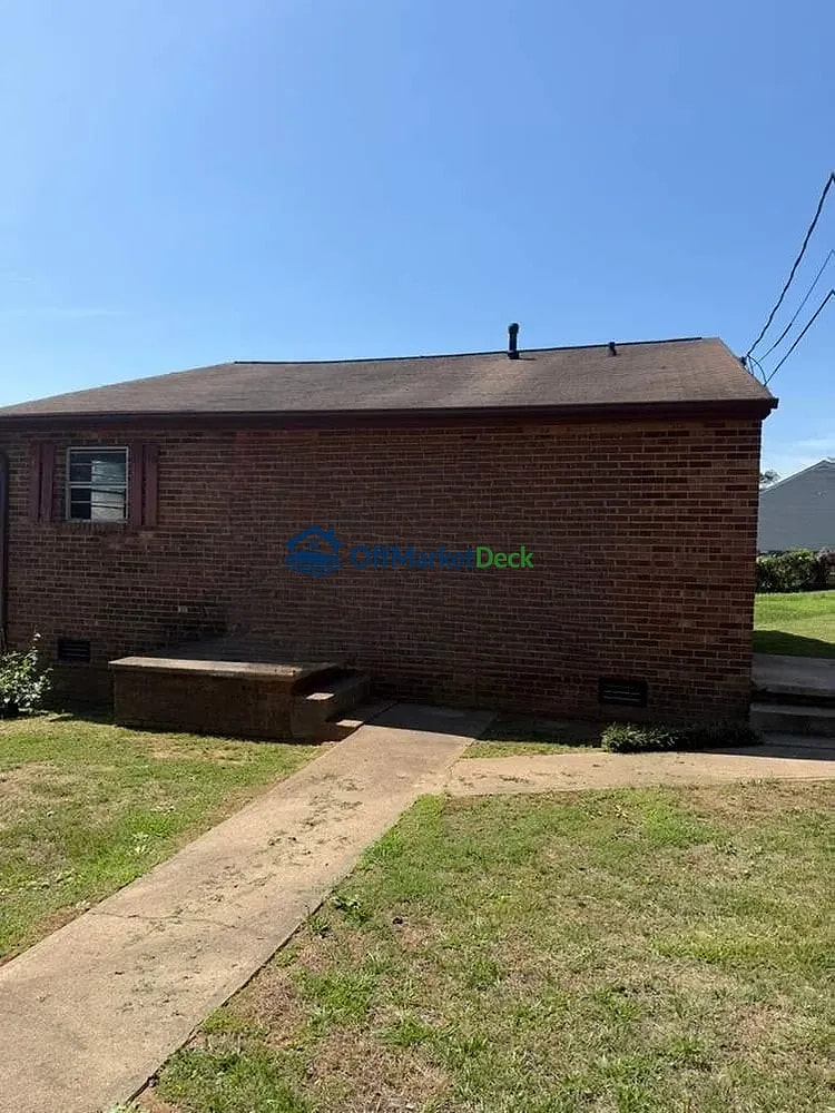 Off-market house in Winston-Salem, North Carolina — 3 beds, 1 bath, $77,500 — photo 6 of 8