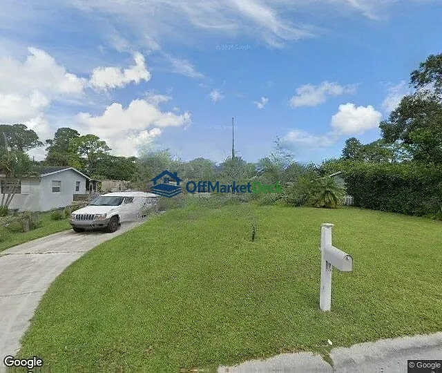 Off-market house in Vero Beach, Florida — 3 beds, 2 baths, $200,000