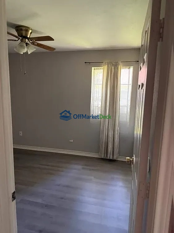 Off-market house in Montgomery, Texas — 3 beds, 2 baths, $157,500 — photo 8 of 8