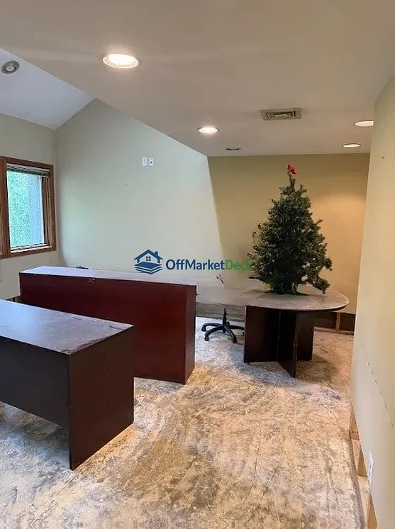 Off-market condo in Cherry Hill Township, New Jersey — 2 beds, 2 baths, $175,000 — photo 6 of 8