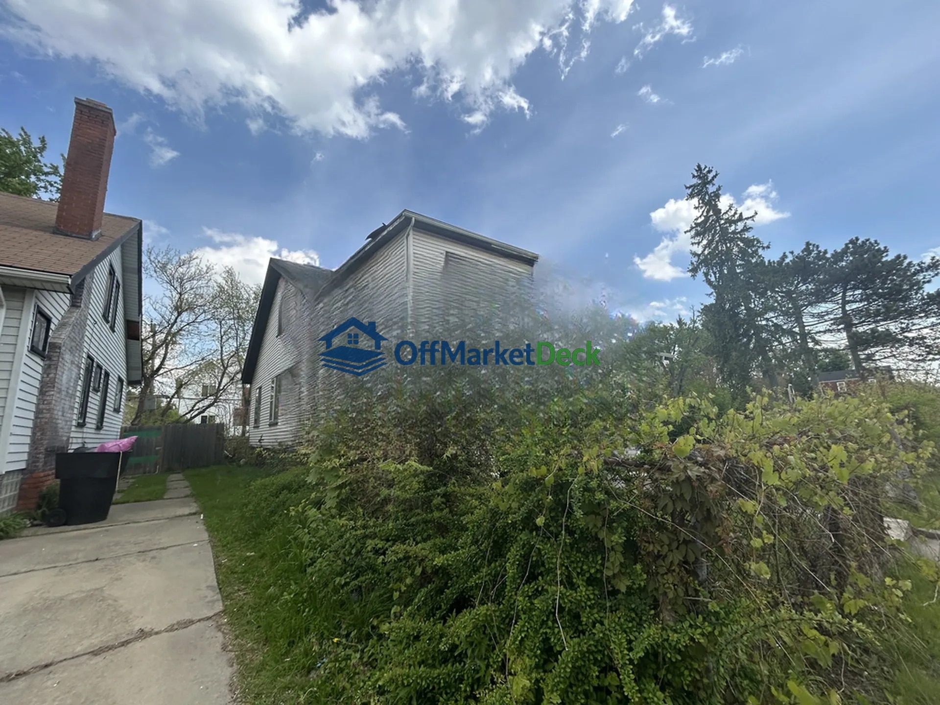Off-market house in Detroit, Michigan — 3 beds, 3 baths, $32,000 — photo 5 of 7
