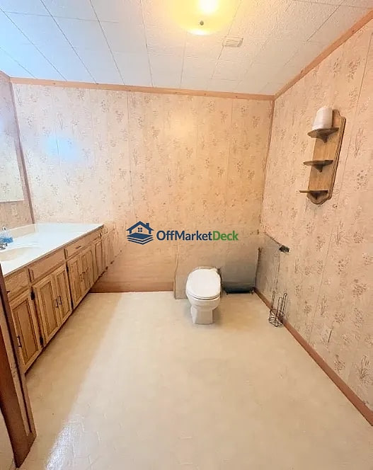 Off-market house in Biloxi, Mississippi — 3 beds, 2 baths, $149,900 — photo 5 of 8