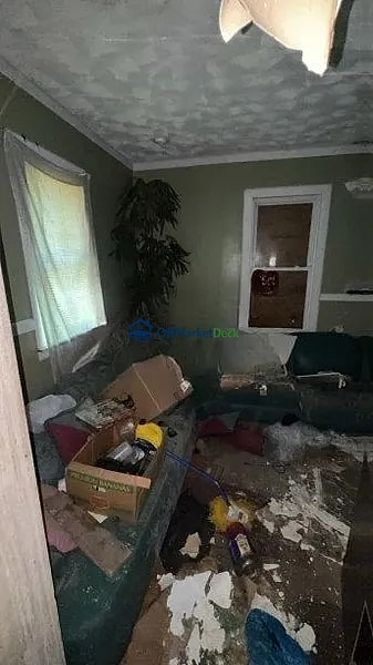Off-market house in Cleveland, Ohio — 4 beds, 1 bath, $19,000 — photo 2 of 8