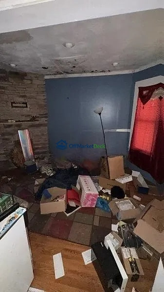 Off-market house in Cleveland, Ohio — 4 beds, 1 bath, $19,000 — photo 6 of 8
