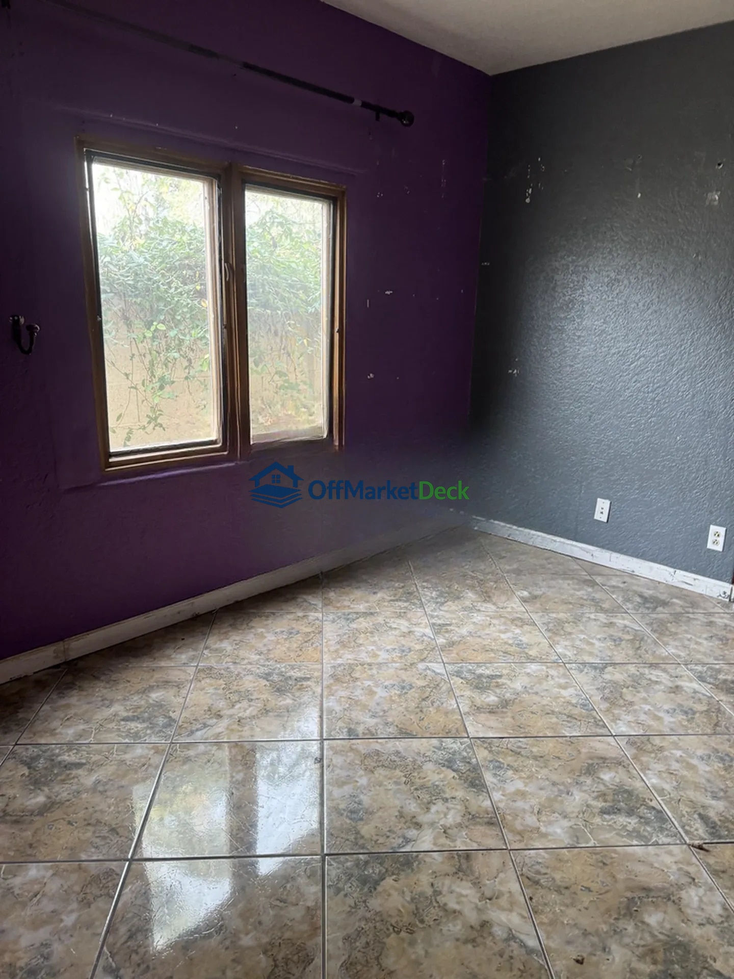 Off-market house in Mesa, Arizona — 3 beds, 2 baths, $299,990 — photo 8 of 8