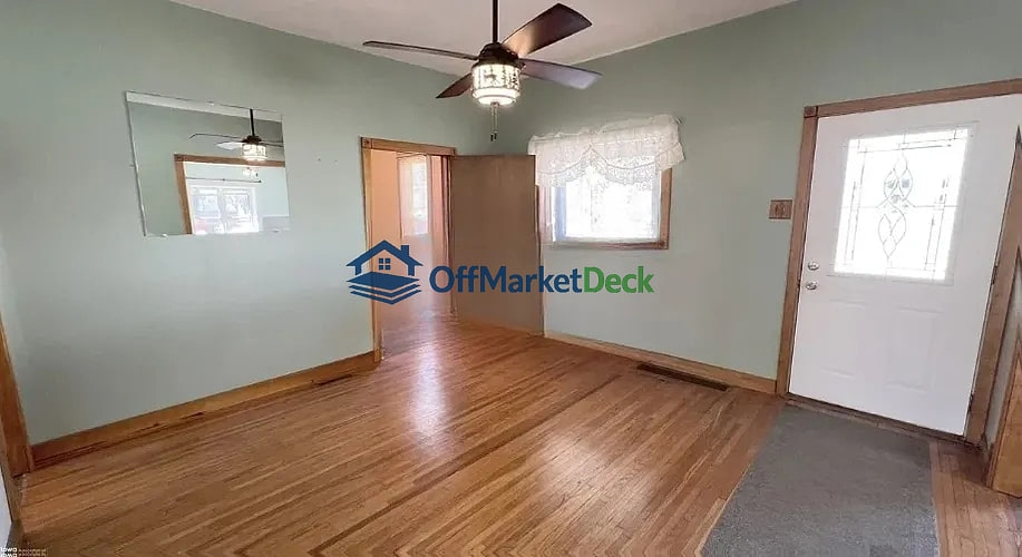 Off-market house in Nora Springs, Iowa — 3 beds, 1.5 baths, $85,000 — photo 5 of 8