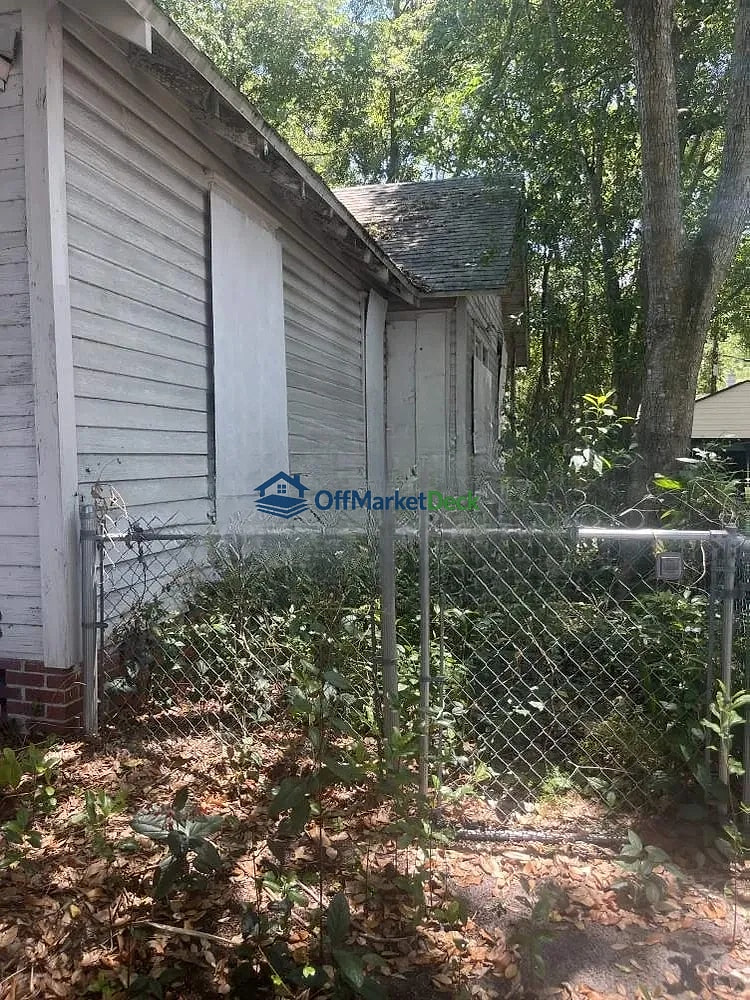 Off-market house in Orlando, Florida — 3 beds, 1 bath, $349,990