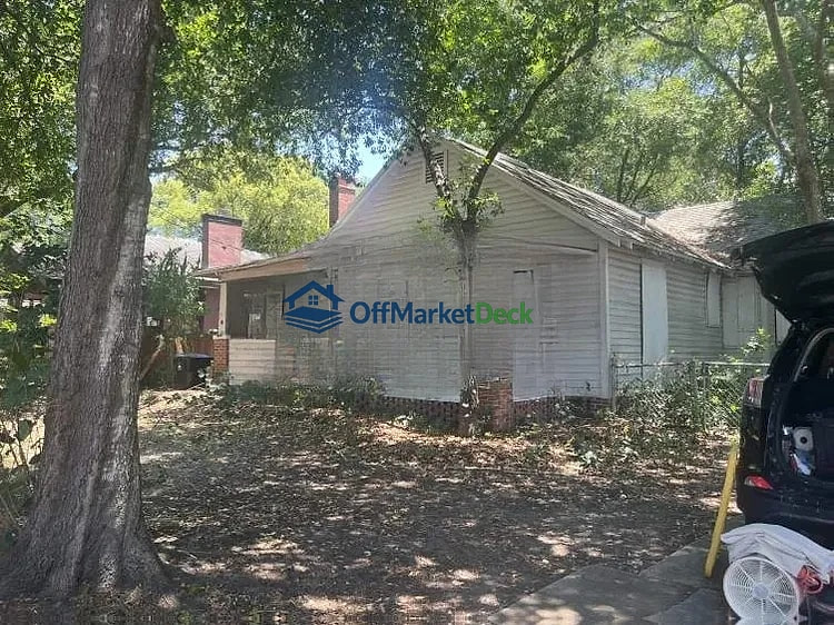Off-market house in Orlando, Florida — 3 beds, 1 bath, $349,990 — photo 6 of 8