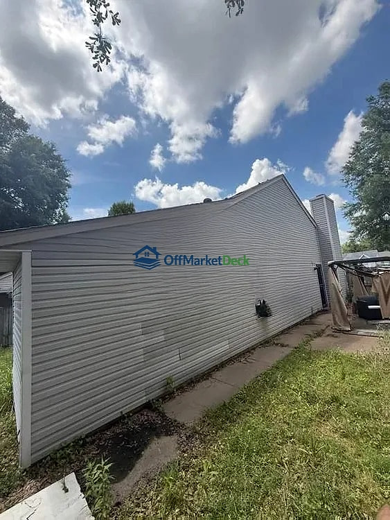 Off-market house in Marion, Arkansas — 3 beds, 2 baths, $109,900 — photo 5 of 8