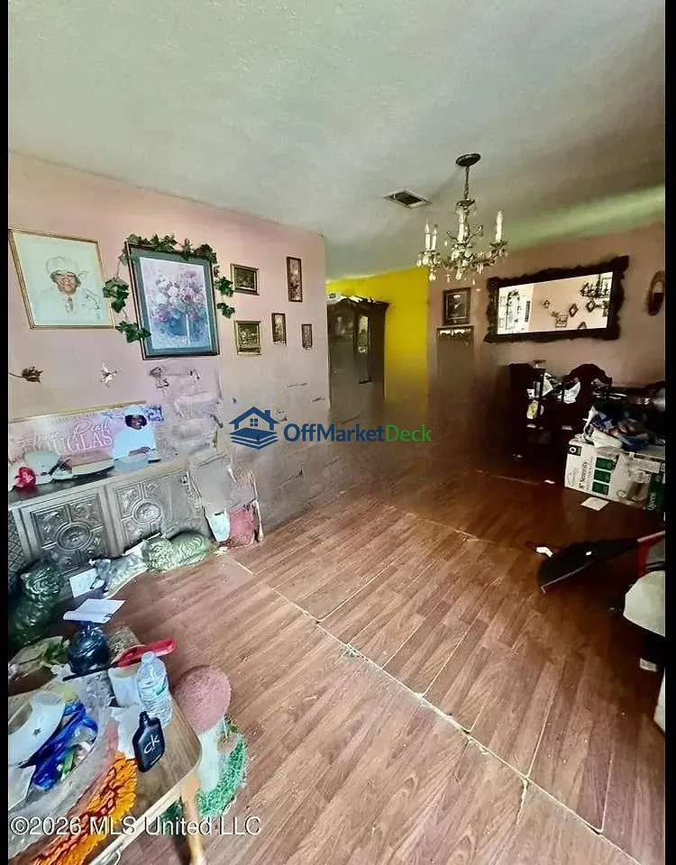 Off-market house in Canton, Mississippi — 4 beds, 1.5 baths, $49,000 — photo 5 of 8