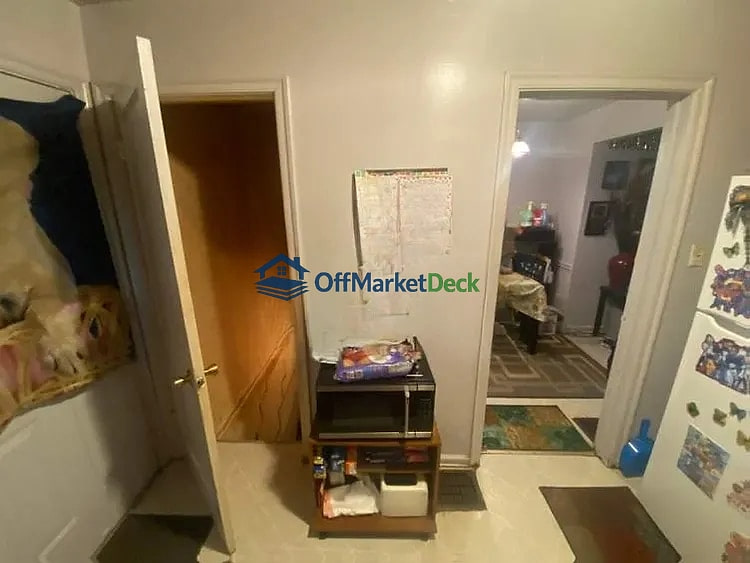 Off-market house in Indianapolis, Indiana — 2 beds, 1 bath, $90,000 — photo 8 of 8
