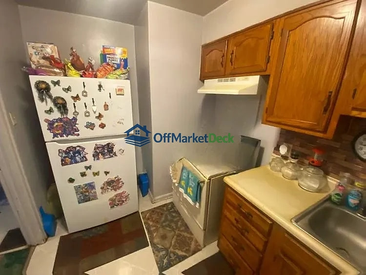 Off-market house in Indianapolis, Indiana — 2 beds, 1 bath, $90,000 — photo 5 of 8