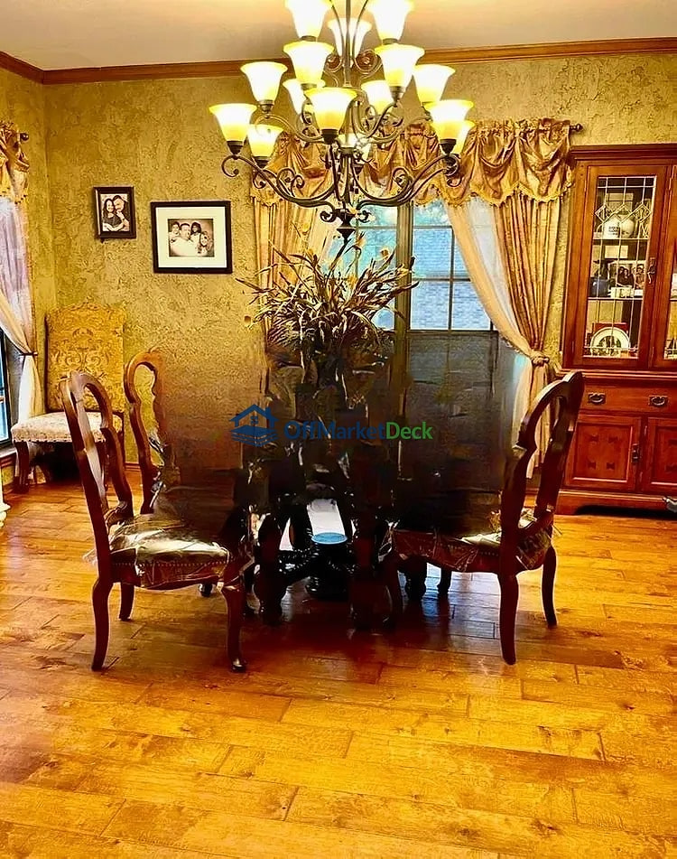 Off-market house in Colleyville, Texas — 5 beds, 4.5 baths, $799,000 — photo 4 of 8