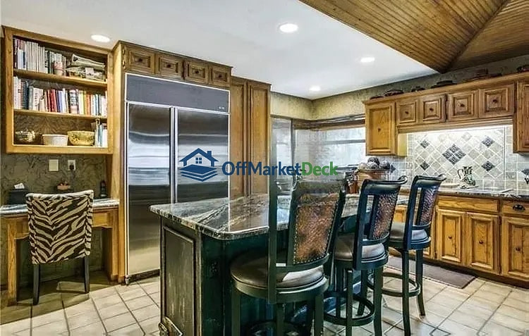 Off-market house in Colleyville, Texas — 5 beds, 4.5 baths, $799,000 — photo 3 of 8