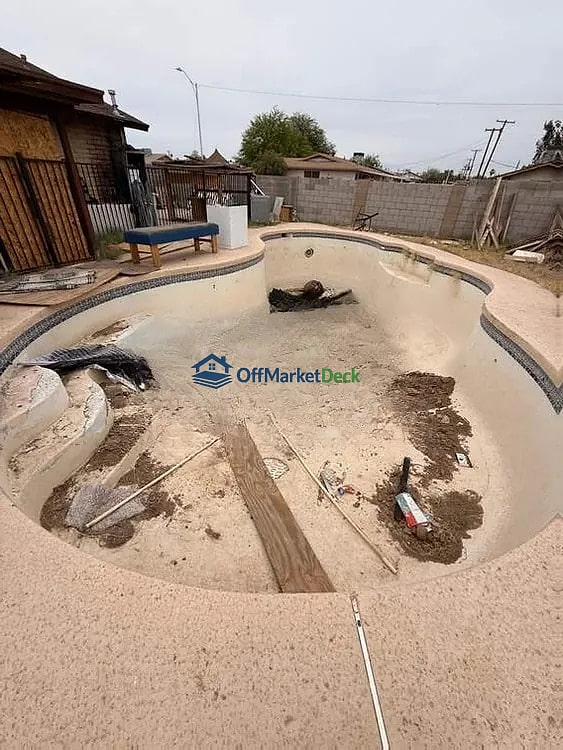 Off-market house in Phoenix, Arizona — 3 beds, 2 baths, $244,000