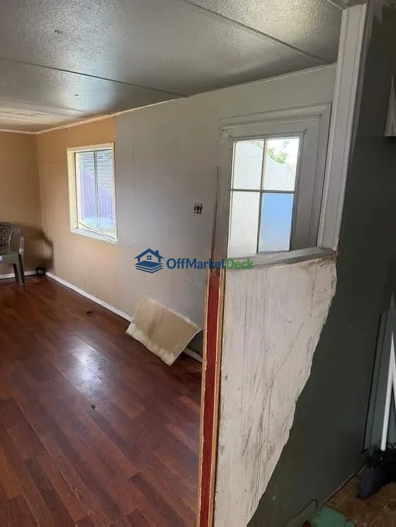 Off-market house in Mayer, Arizona — 2 beds, 2 baths, $51,000 — photo 4 of 8