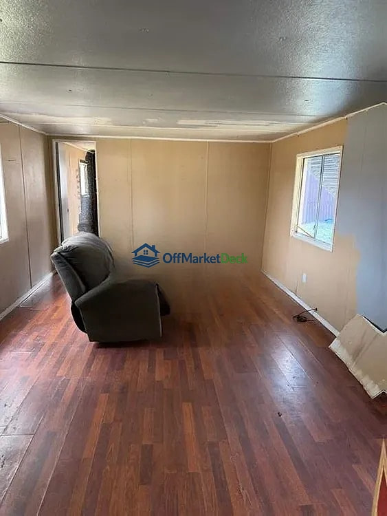 Off-market house in Mayer, Arizona — 2 beds, 2 baths, $51,000 — photo 3 of 8