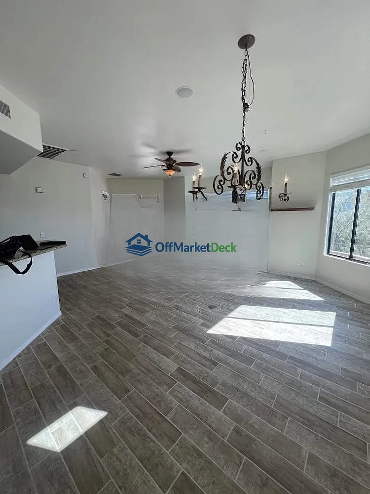 Off-market house in Cave Creek, Arizona — 2 beds, 2 baths, $400,000 — photo 3 of 8