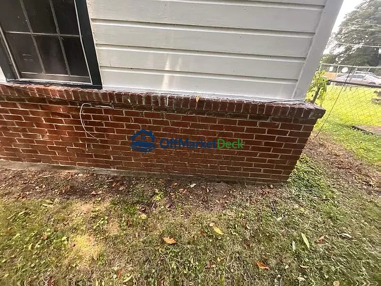Off-market house in Memphis, Tennessee — 3 beds, 1 bath, $29,500 — photo 3 of 8