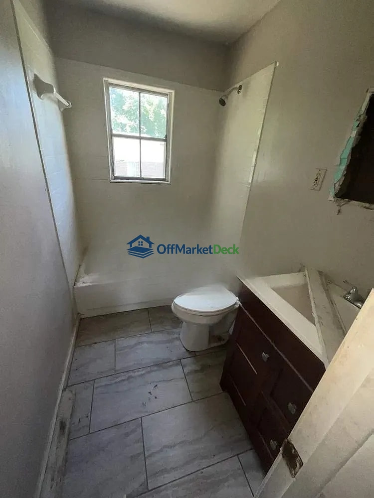 Off-market house in Memphis, Tennessee — 3 beds, 1 bath, $29,500 — photo 8 of 8
