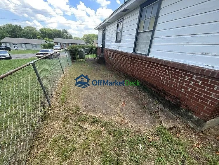 Off-market house in Memphis, Tennessee — 3 beds, 1 bath, $29,500 — photo 4 of 8