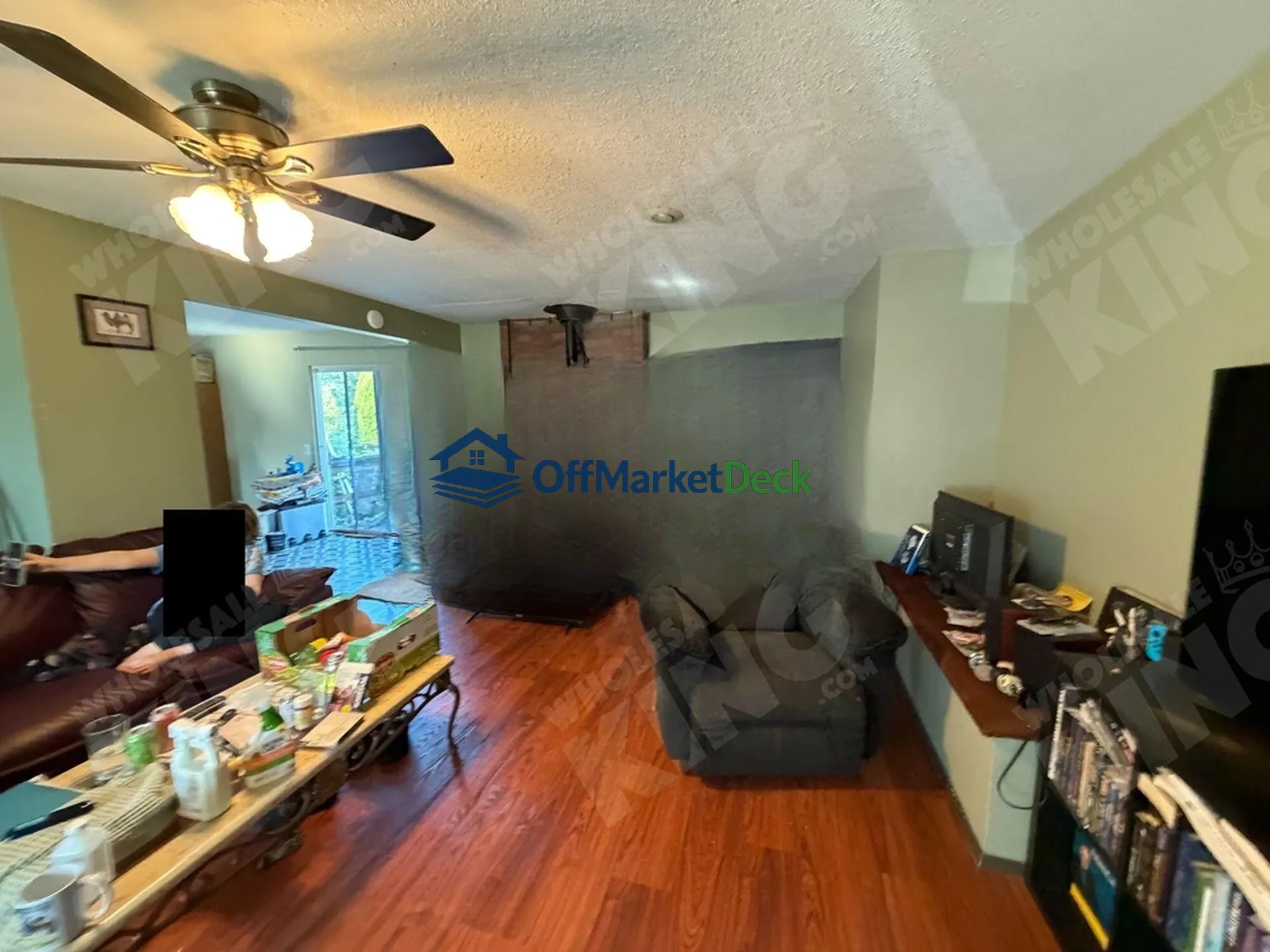 Off-market house in Washougal, Washington — 5 beds, 2 baths, $374,000 — photo 4 of 8