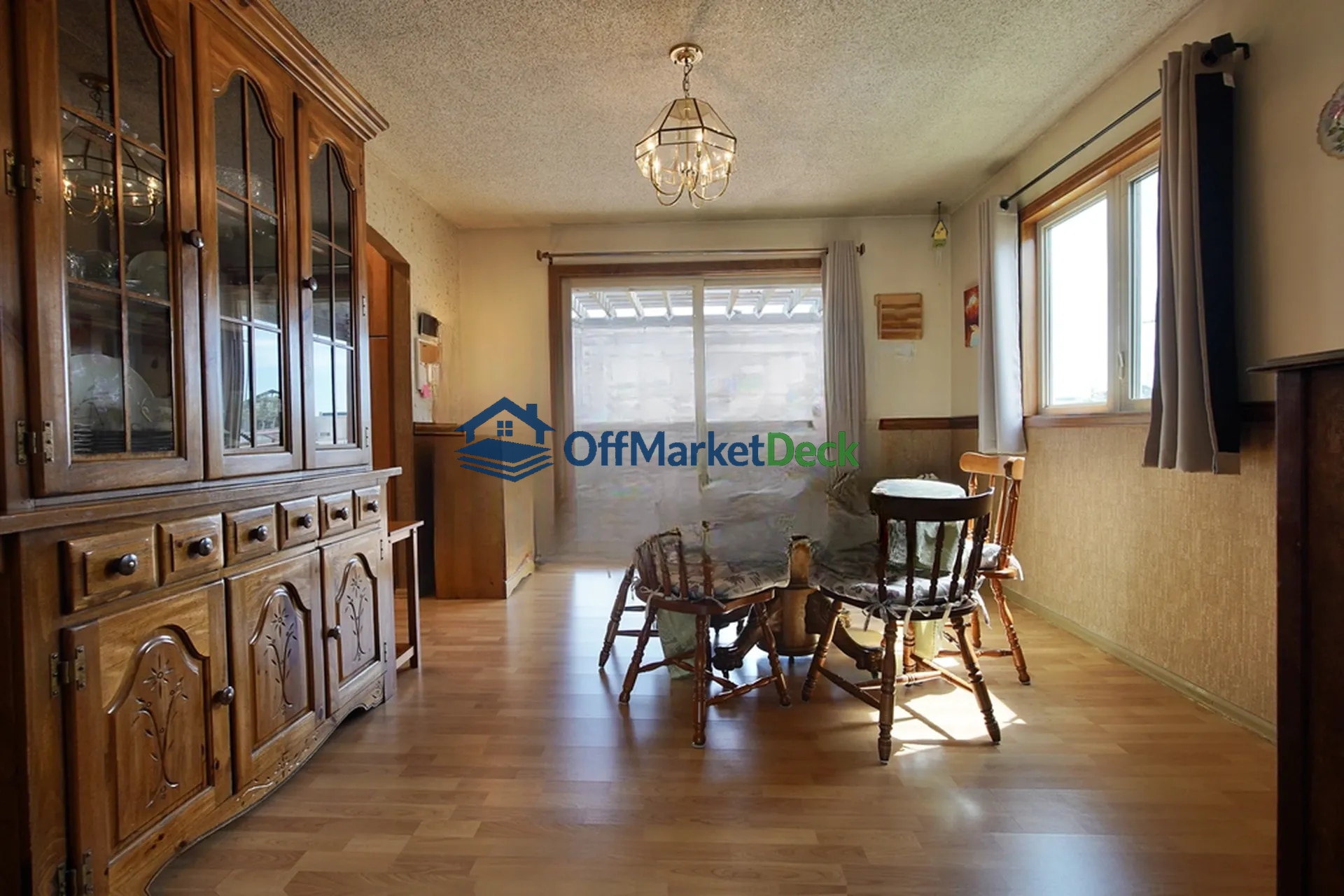 Off-market house in Casper, Wyoming — 4 beds, 3 baths, $365,000 — photo 8 of 8