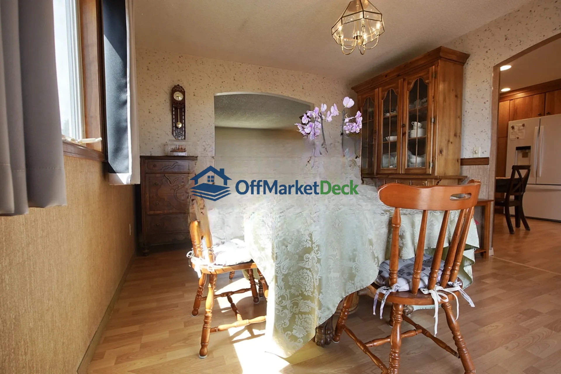 Off-market house in Casper, Wyoming — 4 beds, 3 baths, $365,000 — photo 6 of 8
