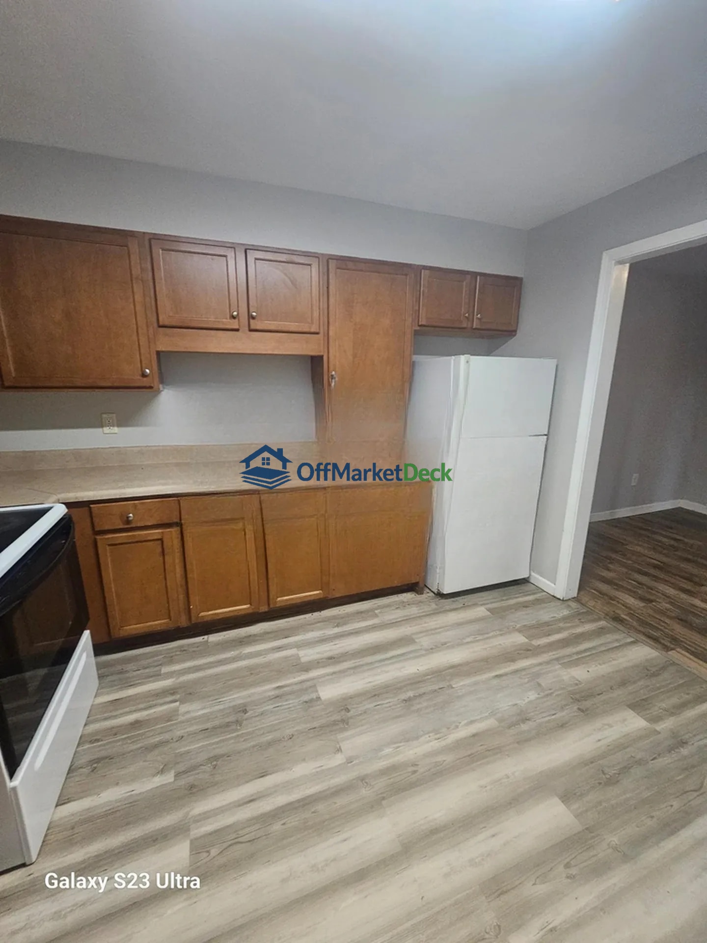 Off-market condo in Nashville, Tennessee — 2 beds, 2 baths, $90,000 — photo 3 of 8