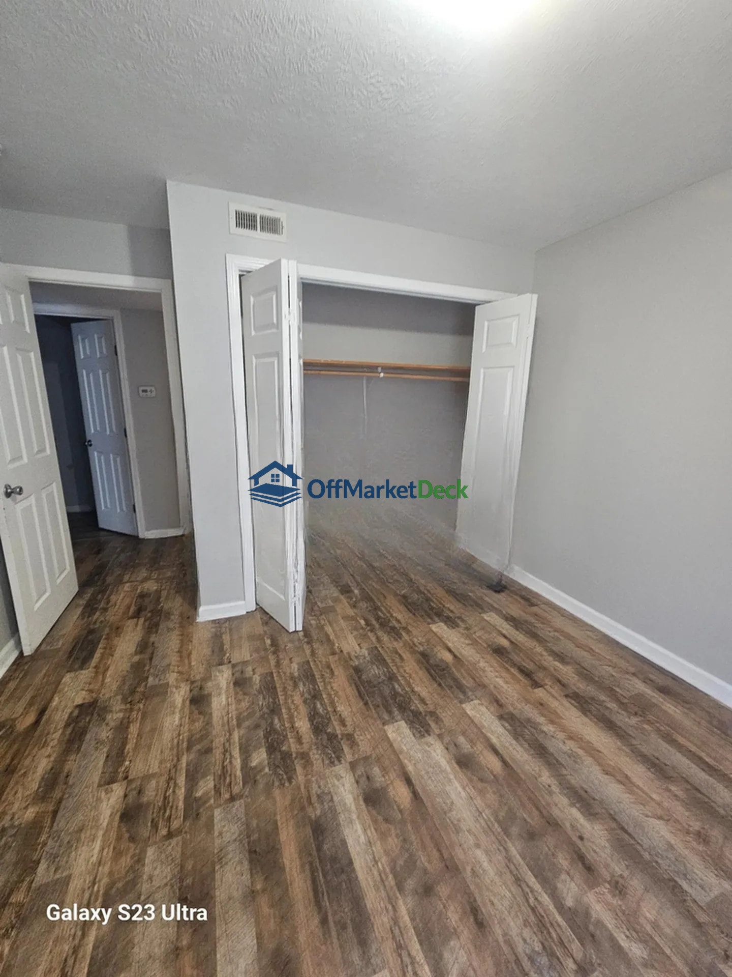 Off-market condo in Nashville, Tennessee — 2 beds, 2 baths, $90,000 — photo 7 of 8
