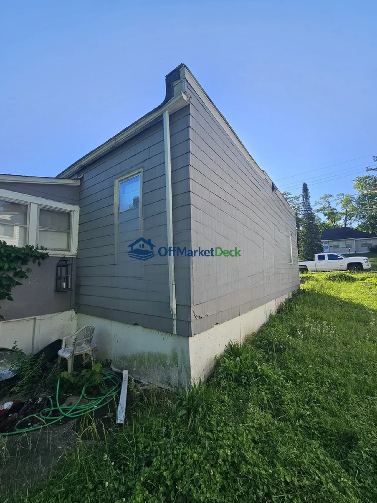 Off-market house in Jennings, Missouri — 3 beds, 1 bath, $29,900 — photo 4 of 8