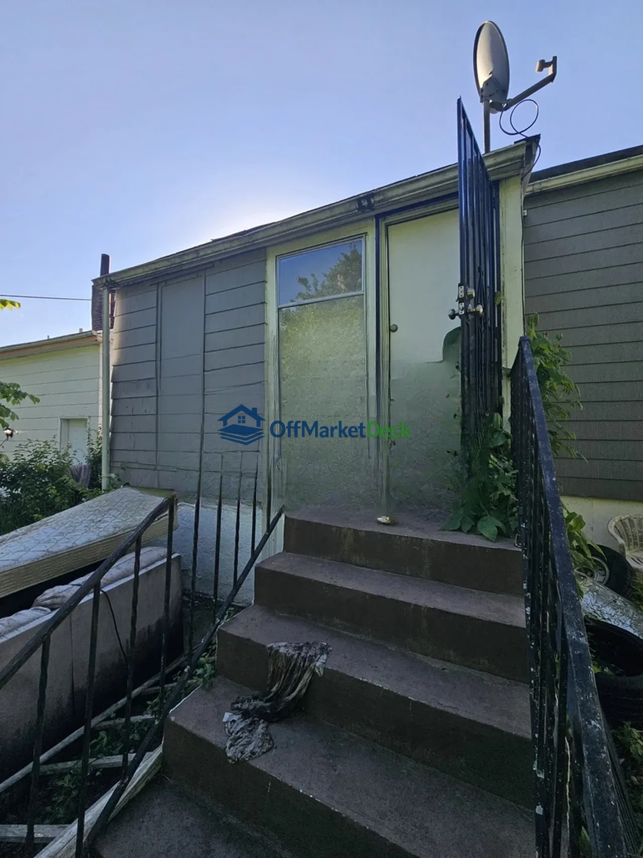 Off-market house in Jennings, Missouri — 3 beds, 1 bath, $29,900 — photo 5 of 8