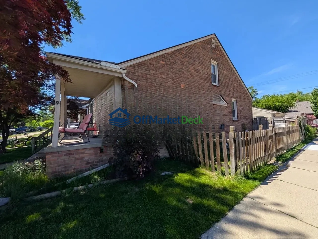 Off-market house in Wyandotte, Michigan — 3 beds, 1.5 baths, $129,900 — photo 5 of 8