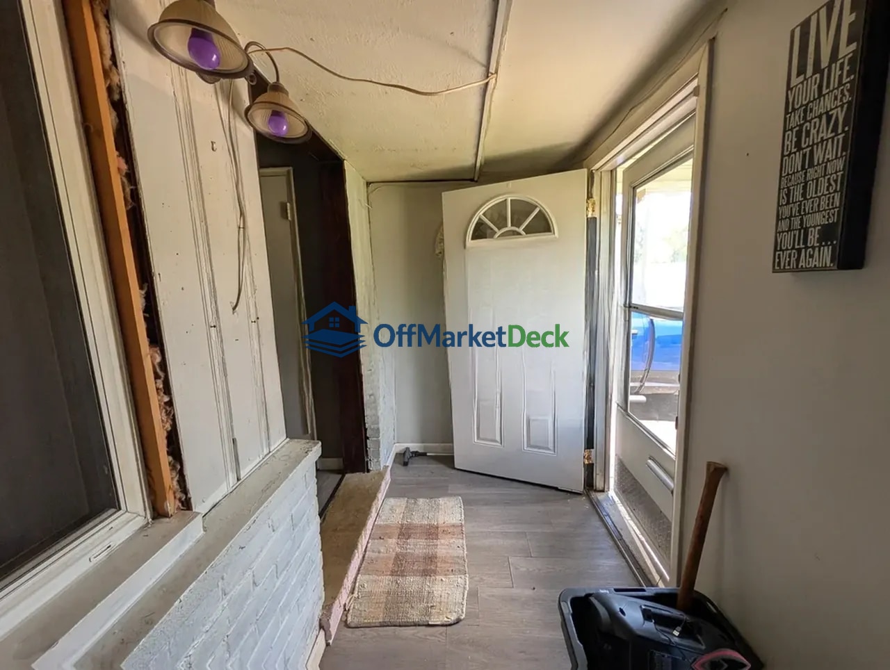 Off-market house in Pontiac, Michigan — 3 beds, 1 bath, $87,900 — photo 6 of 8