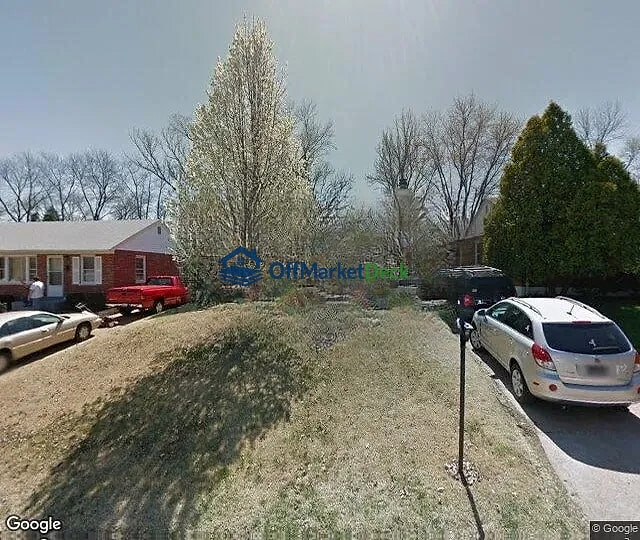Off-market house in Berkeley, Missouri — 2 beds, 1 bath, $114,900 — photo 2 of 3