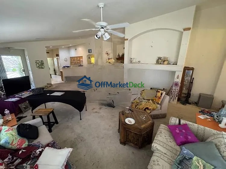 Off-market house in Peoria, Arizona — 3 beds, 2 baths, $269,990 — photo 4 of 8