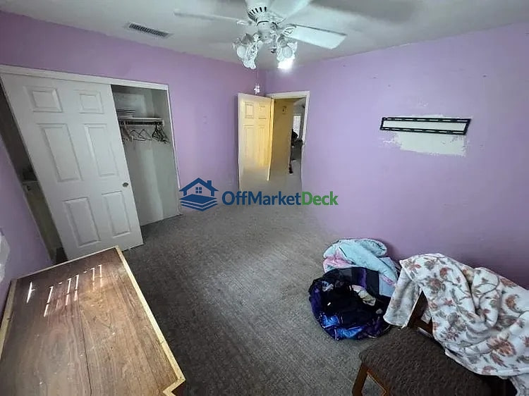 Off-market house in Peoria, Arizona — 3 beds, 2 baths, $269,990 — photo 7 of 8
