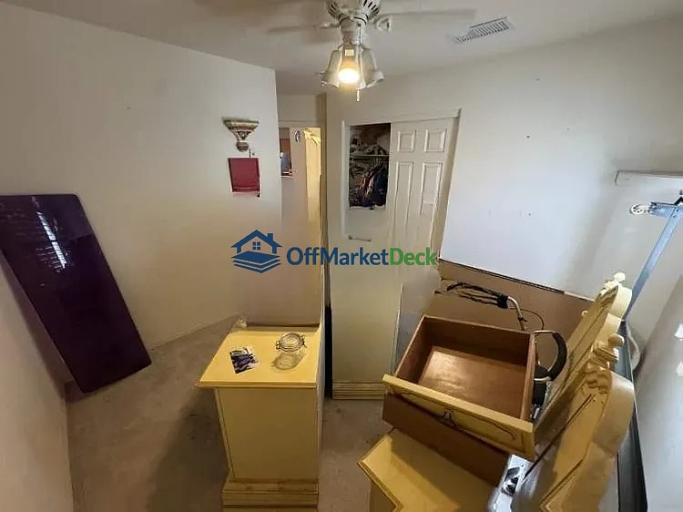 Off-market house in Peoria, Arizona — 3 beds, 2 baths, $269,990 — photo 5 of 8