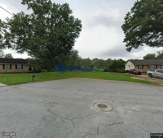 Off-market house in Jonesboro, Georgia — 4 beds, 1 bath, $145,000 — photo 3 of 3