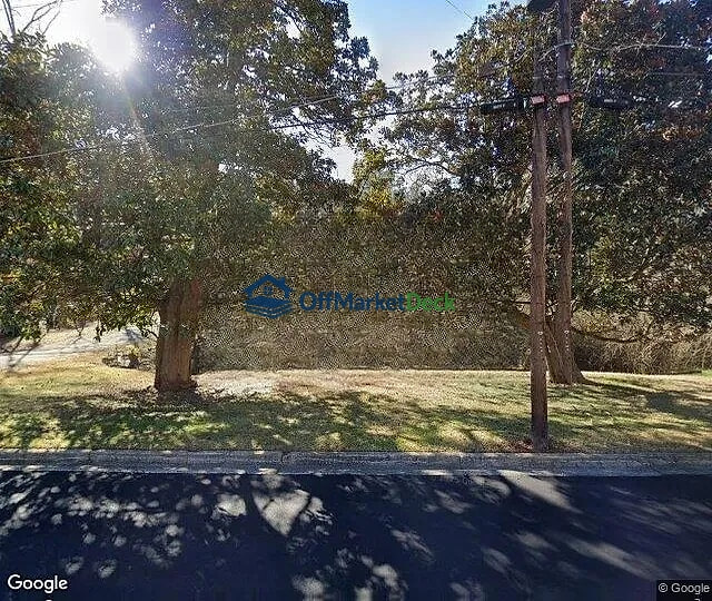 Off-market house in Decatur, Georgia — 3 beds, 3 baths, $192,000