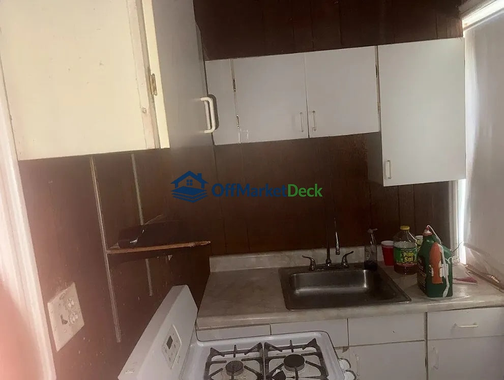 Off-market house in Philadelphia, Pennsylvania — 3 beds, 1 bath, $120,000 — photo 3 of 8