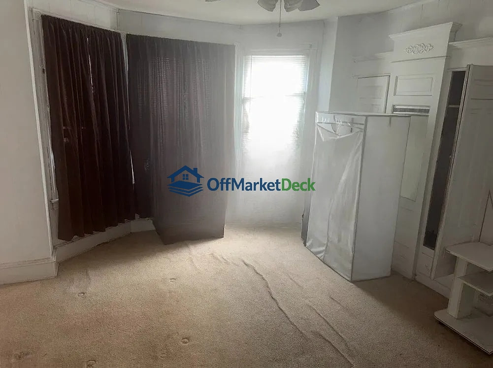 Off-market house in Philadelphia, Pennsylvania — 3 beds, 1 bath, $120,000 — photo 5 of 8