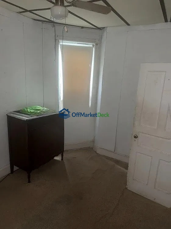 Off-market house in Philadelphia, Pennsylvania — 3 beds, 1 bath, $120,000 — photo 4 of 8