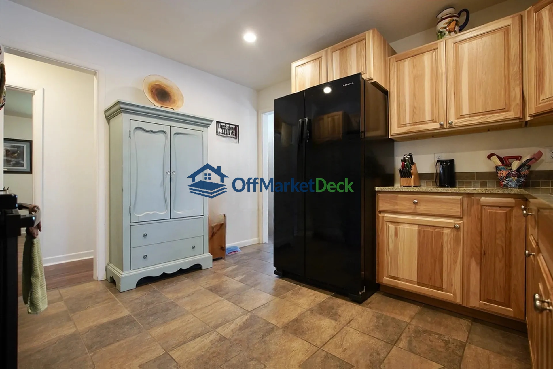 Off-market house in Casper, Wyoming — 4 beds, 2 baths, $340,000 — photo 5 of 8