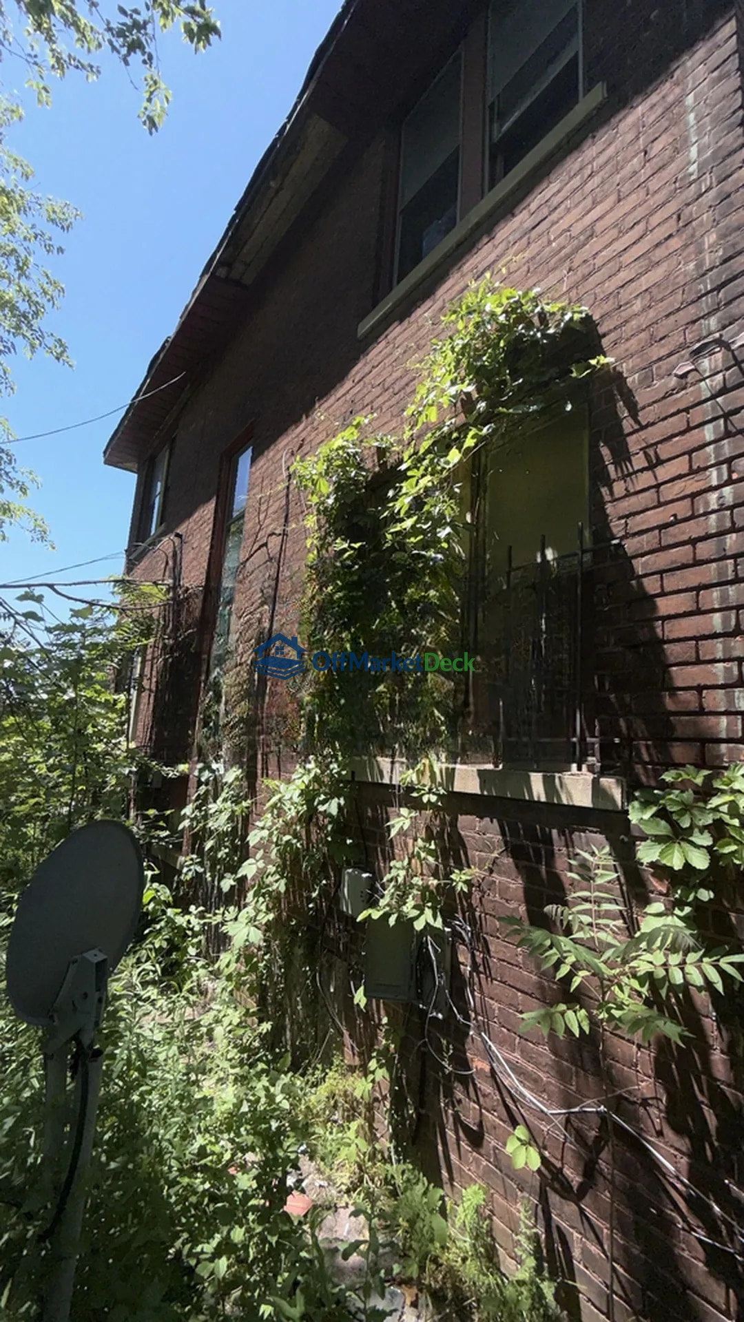 Off-market duplex in Detroit, Michigan — 6 beds, 4 baths, $36,900 — photo 4 of 8