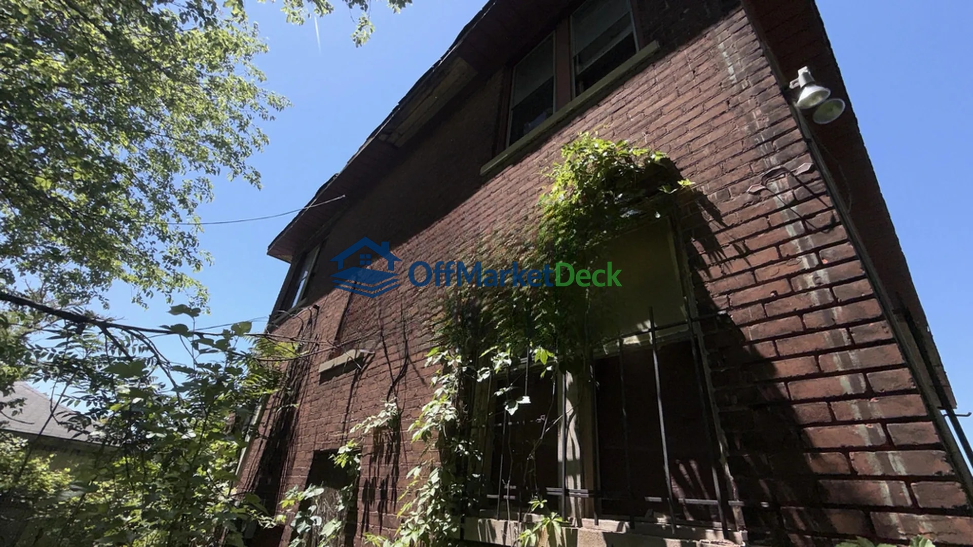 Off-market duplex in Detroit, Michigan — 6 beds, 4 baths, $36,900 — photo 5 of 8