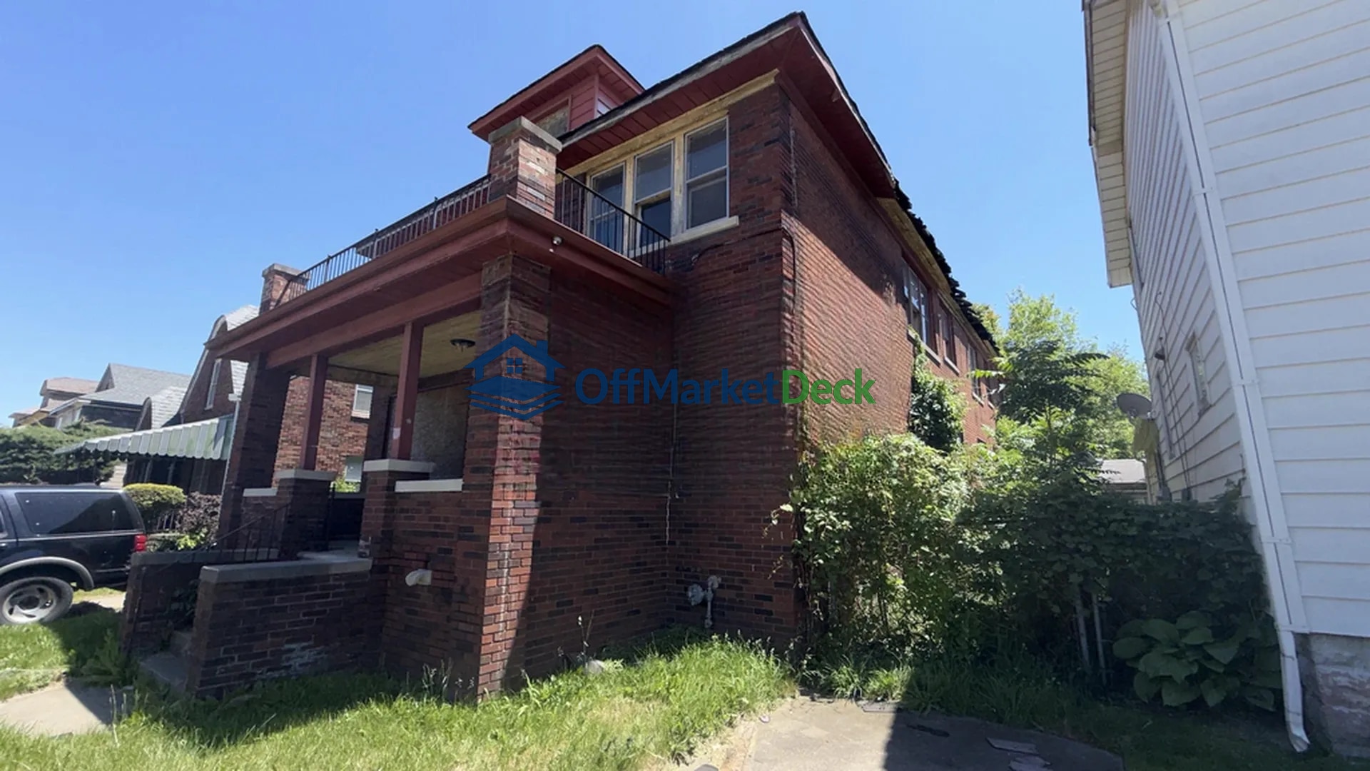 Off-market duplex in Detroit, Michigan — 6 beds, 4 baths, $36,900 — photo 2 of 8