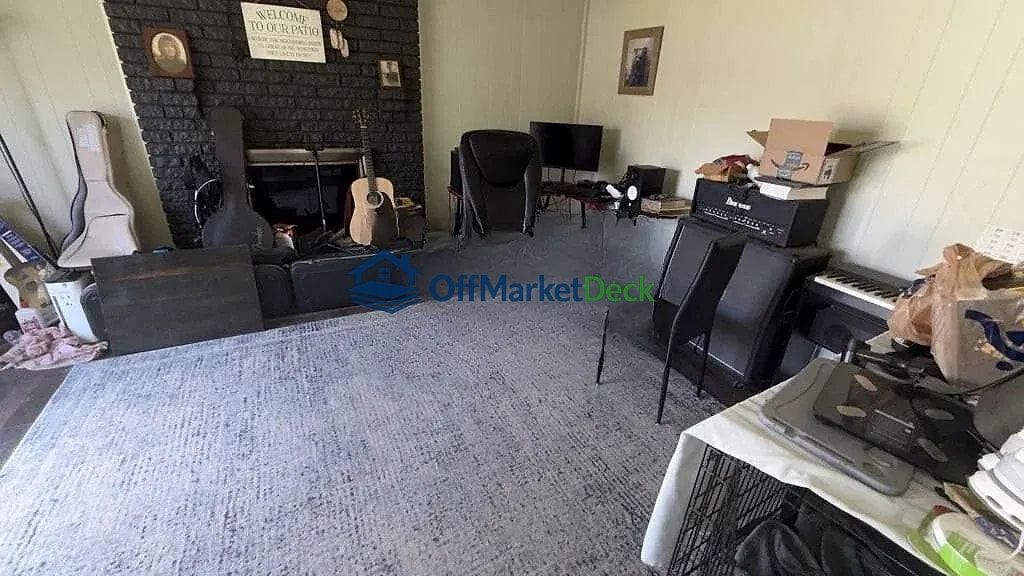 Off-market house in Westland, Michigan — 3 beds, 1 bath, $205,495 — photo 7 of 8