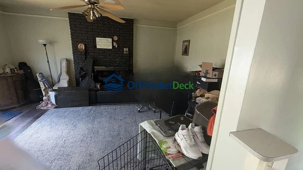 Off-market house in Westland, Michigan — 3 beds, 1 bath, $205,495 — photo 6 of 8